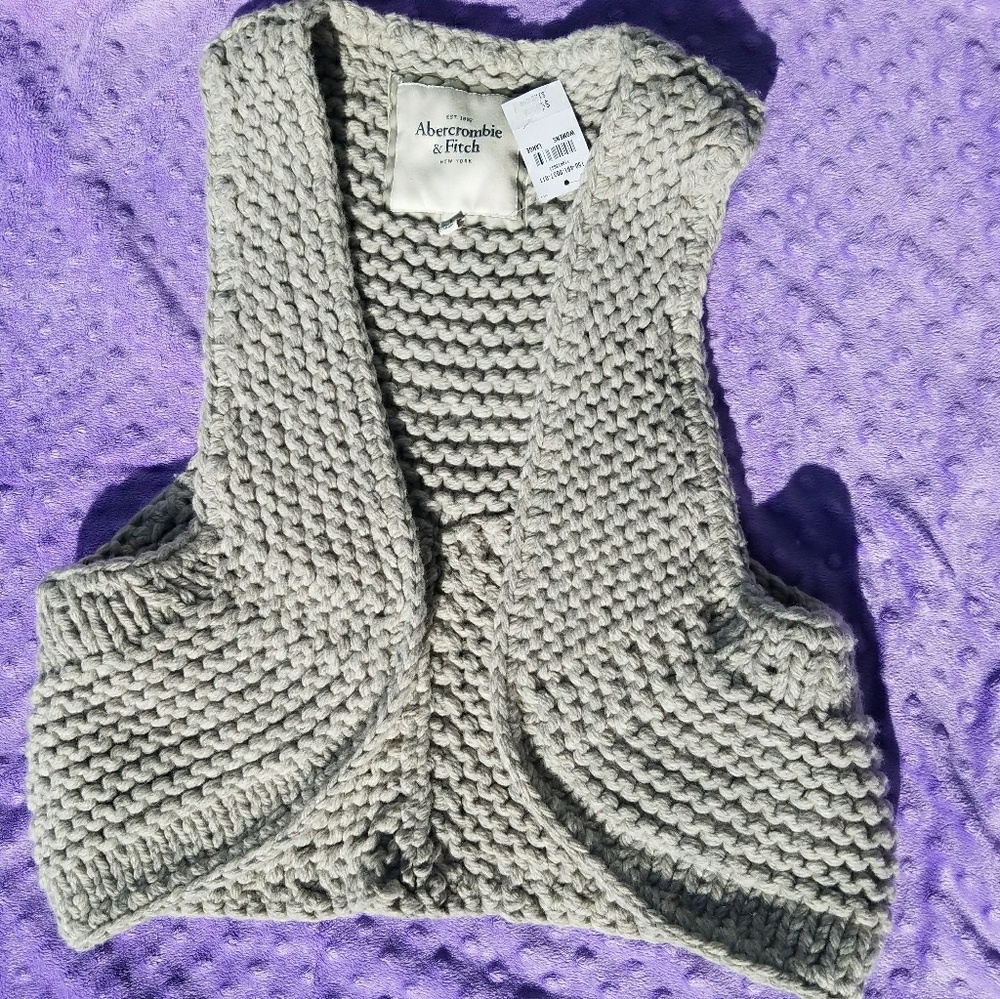 Ambercrombie & Fitch Wool nitted vest size Large